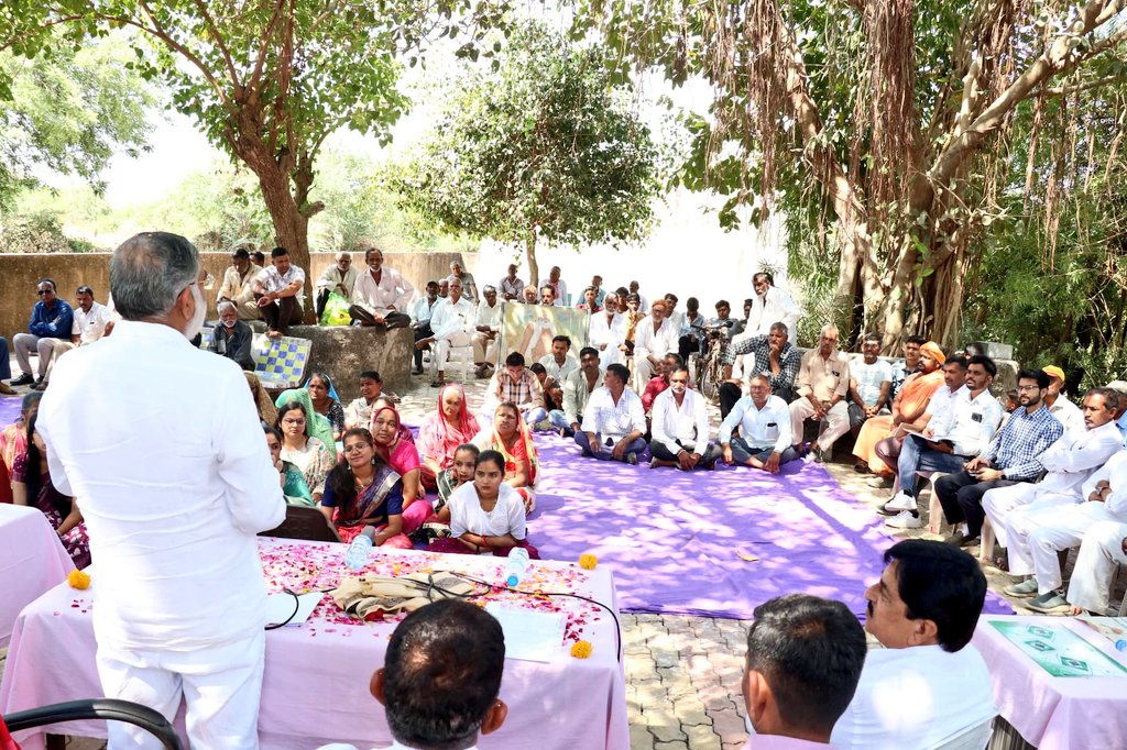 ભાણવડ તાલુકાના આંબરડી ખાતે નવનિર્મિત આયુષ્માન આરોગ્ય મંદિરનું લોકાર્પણ કર્યું.

₹24.50 લાખના ખર્ચે નવનિર્મિત આ આરોગ્ય મંદિર સ્થાનિક લોકોને ઘરઆંગણે ઉત્તમ સ્વાસ્થ્ય સેવા પૂરી પાડશે.

સુદ્રઢ આરોગ્ય માળખાના નિર્માણ થકી સ્વસ્થ ભારતના સંકલ્પને સિદ્ધ કરવા મોદી સરકાર કટિબદ્ધ છે.