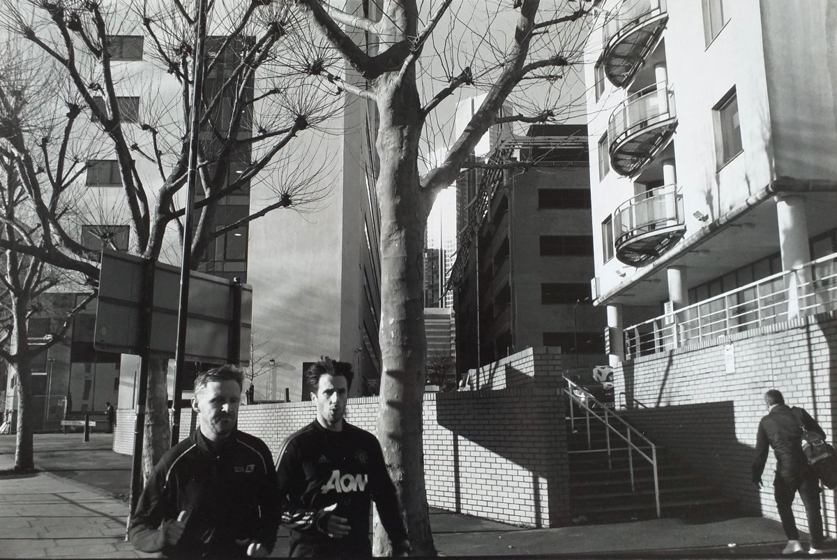 nicholas_sack's tweet photo. Figures in the city no. 135
Isle of Dogs, London, 2025
Silver gelatin print
#London #IsleofDogs #docklands #streetphotography #people #men #figures #runners #city #street #urban #urbanlandscape #sidewalk #pavement #trees #pollards #sunlight #shadows #winter #blackandwhite #bnw https://t.co/WrxXP1osyJ