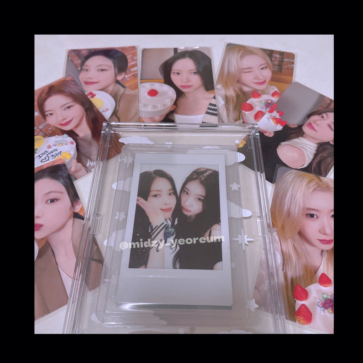 midzy_yeoreum's tweet image. MIDZY&amp;amp;JAPAN DEBUT 3rd ANNIVERSARY オンラインくじ
直筆サイン入り ユニットポラ

チェリョン&amp;amp;リュジン🥹🤍🤍

#01즈 #채령 #류진