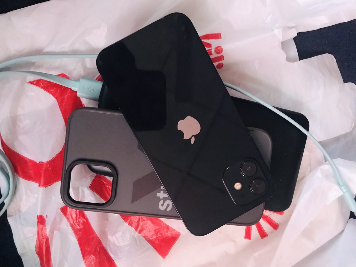 Smart_Autos_Ng's tweet photo. iPhone 12โ 64gb ww unlocked
Bh 86%
True Tone
Face ID
Sharp cameras
Works perfectly fine
#330k
๐Ibadan https://t.co/oV1NOrrTUX