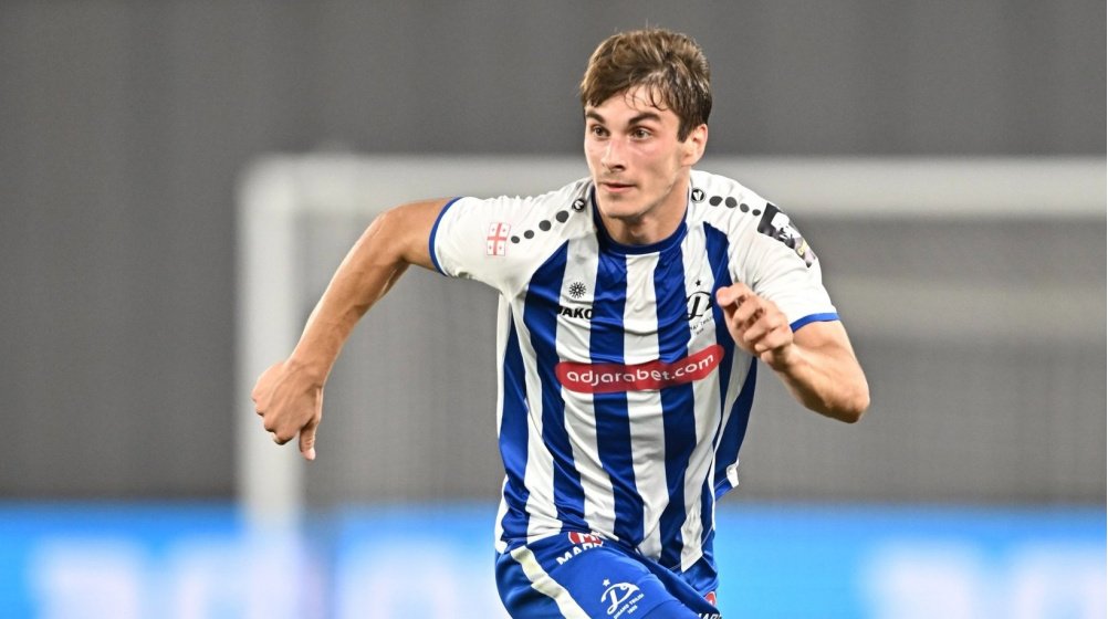 Dinamo Tbilisi’s 16-year-old Saba Kharebashvili is already starting at LB, RB, and DM.

Strong 1v1, composed passer, versatile.

High-potential LB who could fit multiple styles with development.