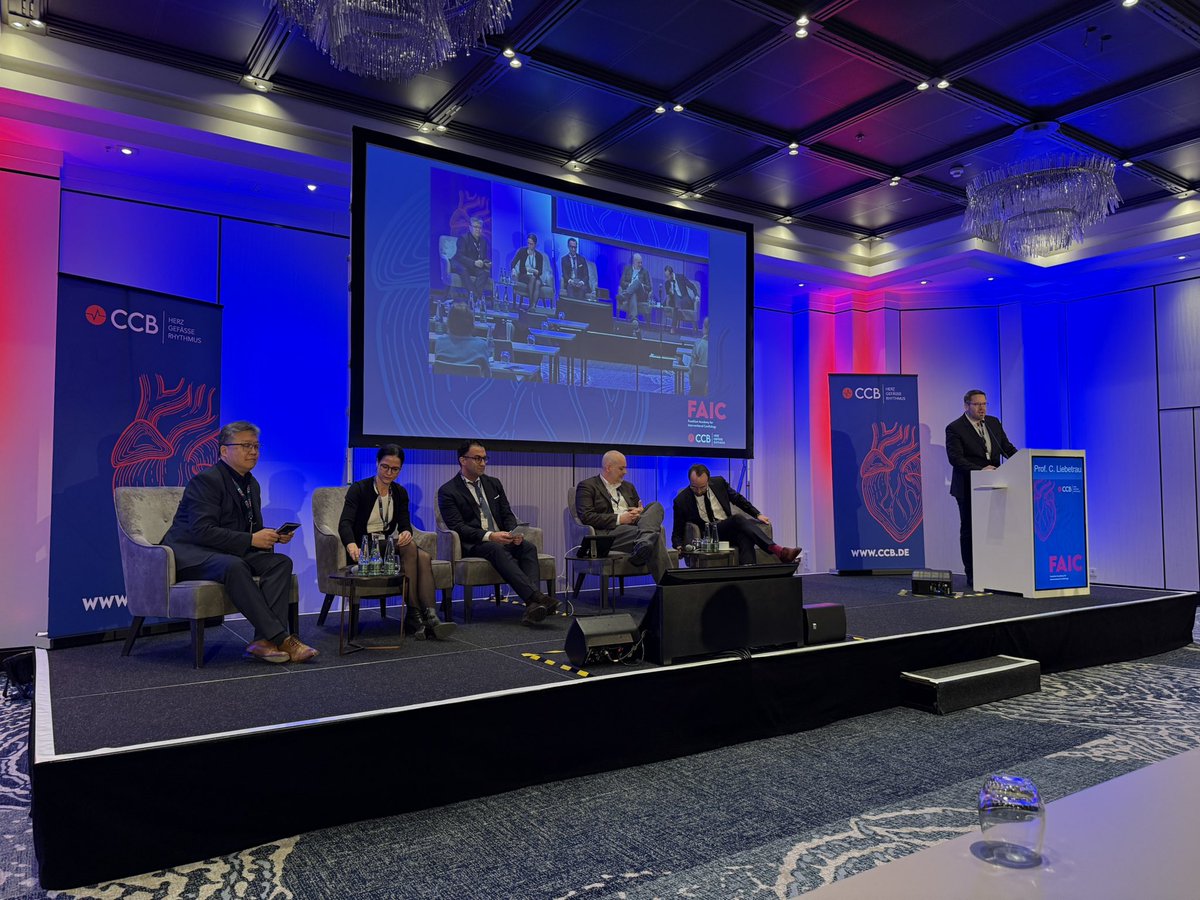 KardiologieHH's tweet image. #EducationSaturday 
at #FAIC2025 by Prof Christoph Liebetrau
+ CCB Frankfurt

Great program ❤️

Happy to talk about: 
🎯#SimulationBasedTraining in #InterventionalCardiology

#Sim1Do1Teach1