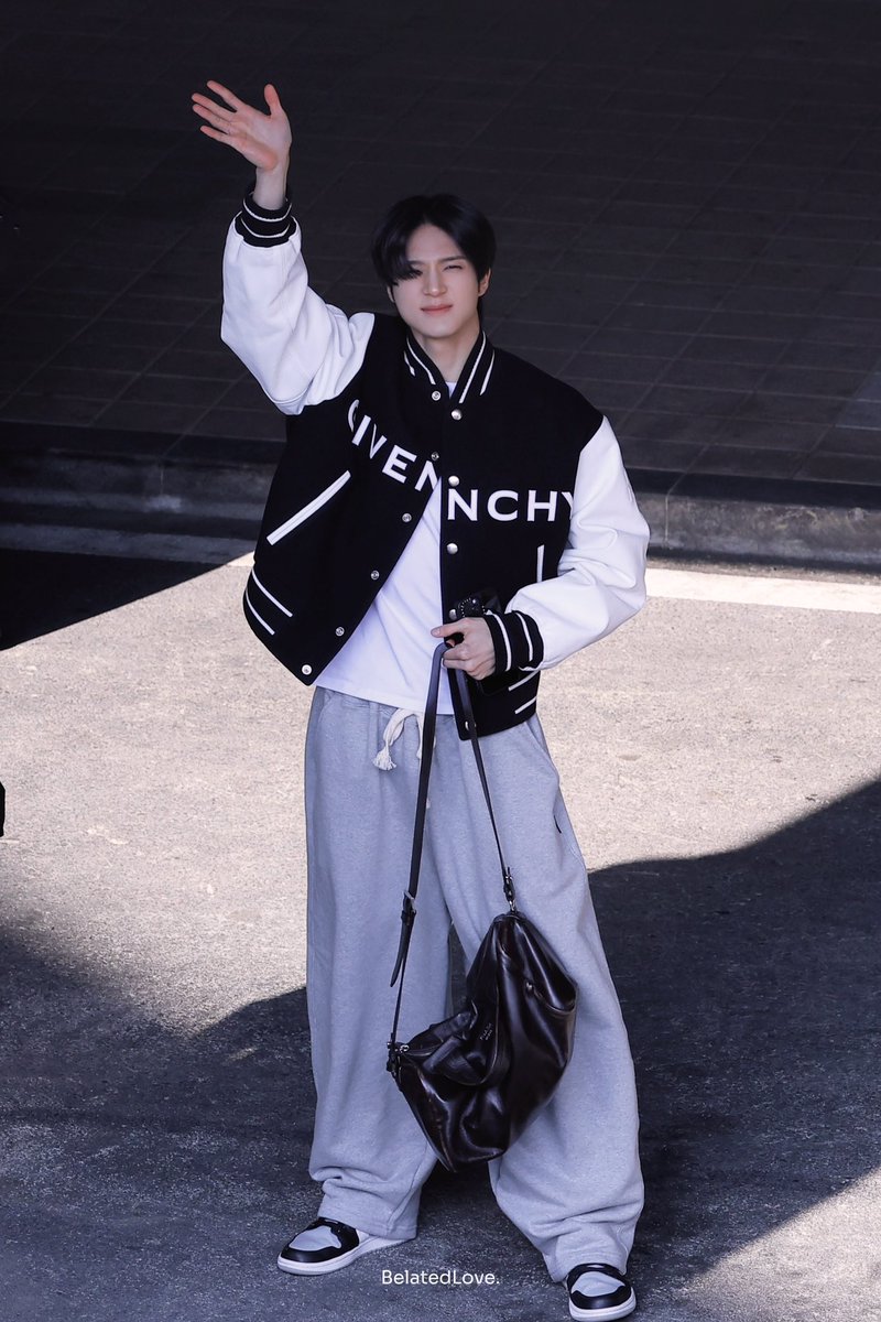 BelatedLove0423's tweet photo. 250322 대구 KBO 퇴근

#제노 #JENO #NCTDREAM #NCT #엔씨티드림 https://t.co/ToG8PM0KuS