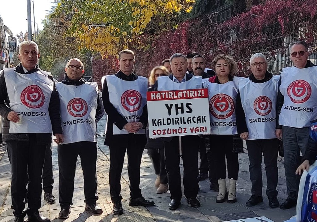 SÖZÜNÜZ VAR. YARDIMCI HİZMETLER SINIFI KALDIRILSIN ÇİLE BİTSİN...

Yardımcı Hizmetler Sınıfı kaldırılmalı, mevcut personel eğitim ve kadrolarına uygun diğer hizmet sınıflarına atanmalı, 1965 yılından bugüne devam eden çile son bulmalıdır.

#YardımcıHizmetlerSınıfı