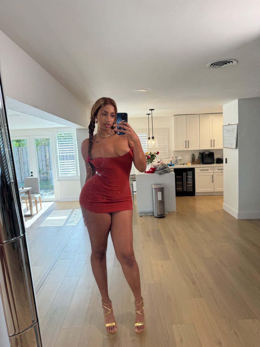 Angelf28296's tweet image. Be honest do you like me