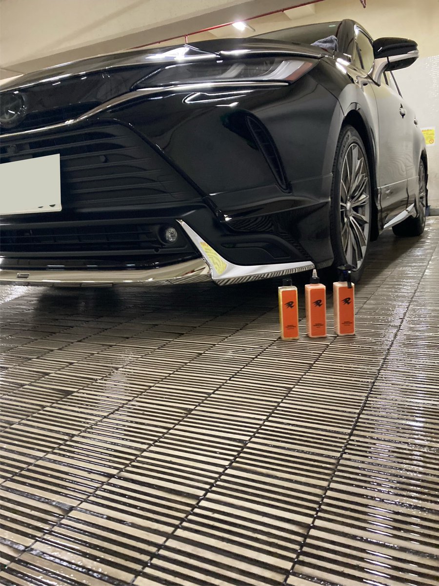 5B0vg's tweet photo. BUDDICA ✖️ながら洗車

こんにちは、初心者しまごです🔰

BUDDICAさんコラボの、久々にながら洗車しました✨

パパッとやって、パパッと久々に漆黒・艶というものが甦った😊

＃PHOENIXSHAMPOO
＃PHOENIXBASE
＃PHOENIXCOATING
＃漆黒ハリアー80 https://t.co/FwIji6j5Nj