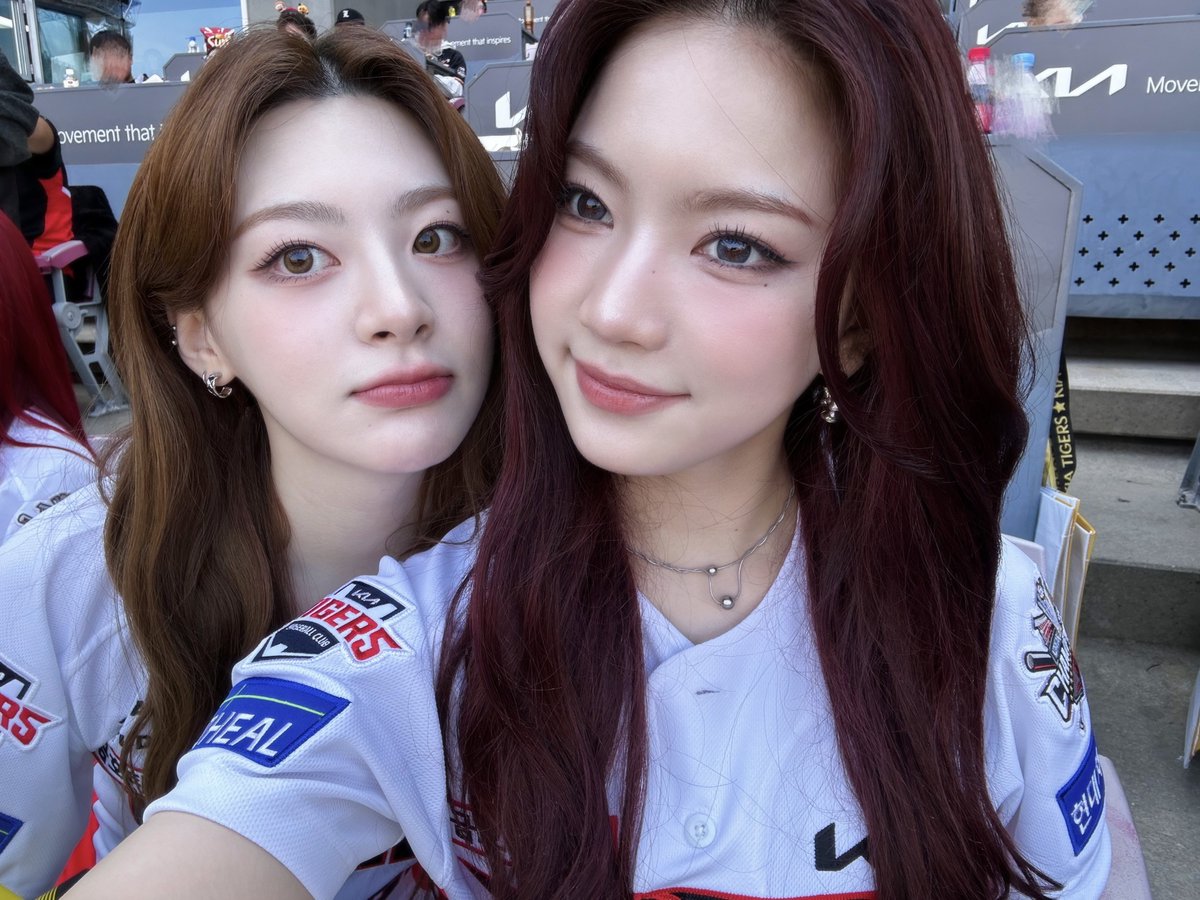 STAYC_talk's tweet photo. 오랜만에 야구장 왔어요💖

#STAYC #스테이씨 #ISA #아이사 https://t.co/So77Dhi008