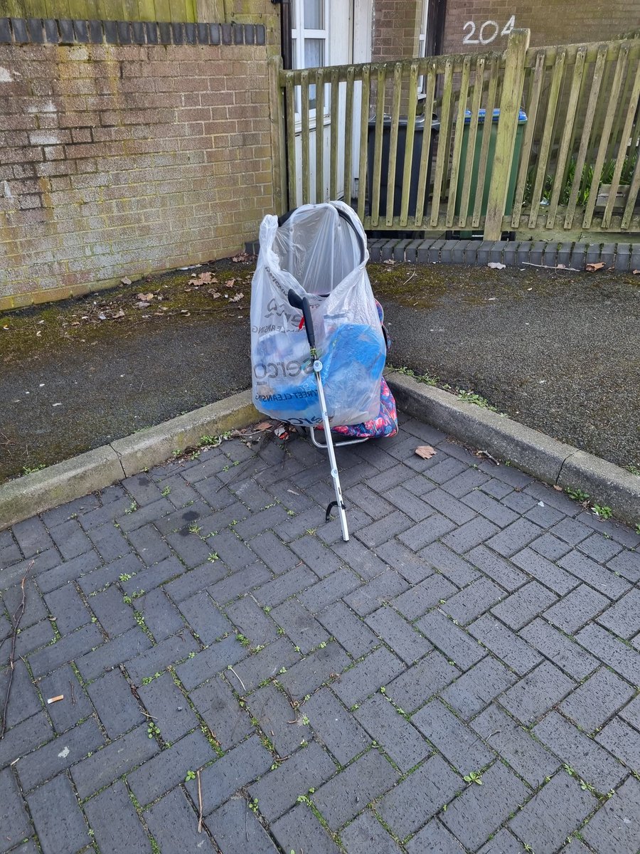 Litterwatch1's tweet photo. We visited Barbara in Smethwick to collect our equipment. Earlier, her church group did a litter pick, and weโre excited to share their inspiring photos. Before we left, Barbara also cleaned up the littered car park nearby. #bigspringclean #litterpickingiscool #Sandwell https://t.co/vOJalGw0Et