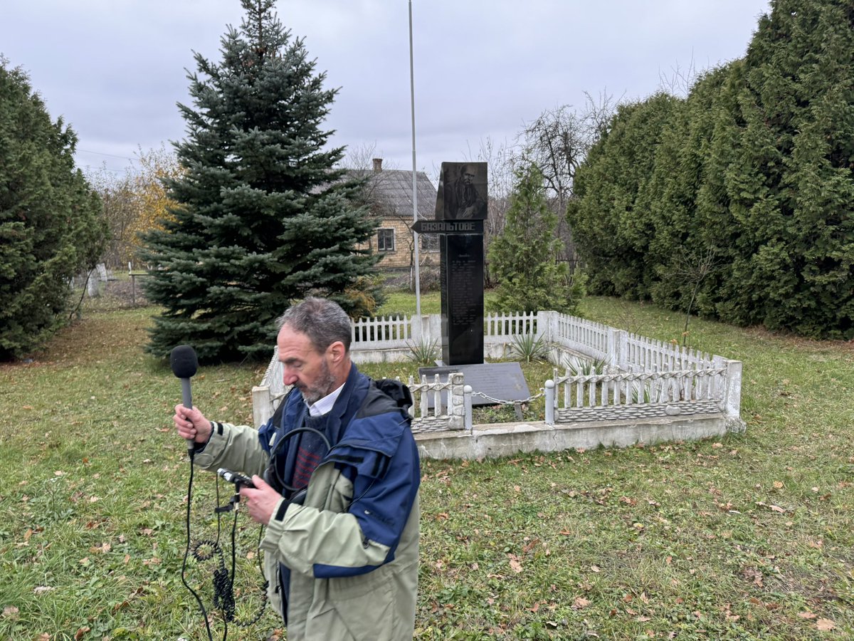 Na BBC pojawił się wyważony, a przy tym sympatyzujący z argumentami przeciwników gloryfikacji UPA materiał o Rzezi Wołyńskiej i problemie ekshumacji autorstwa <a href="/BBCTimWhewell/">Tim Whewell</a>. Cytowana jest m.in. <a href="/KarolaAdamiec/">Karolina Romanowska</a>, Leon Popek, <a href="/viatrovych/">Volodymyr Viatrovych</a> <a href="/SPlokhy/">Serhii Plokhy</a>, a także ja sam.