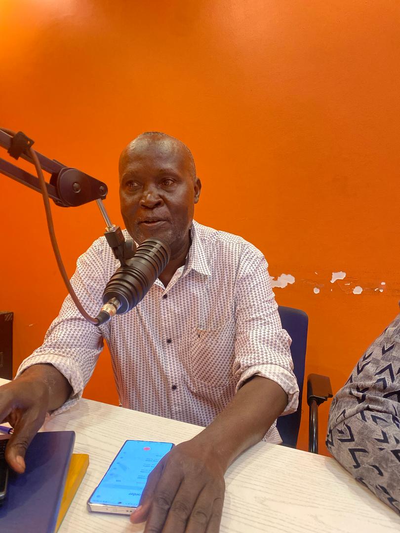 ElgonFMMbale's tweet image. ON AIR : ElgonBaraza#
Topics 
1. Presidential Directive on Extra Charges in Schools Sparks Debate
What strategies can be used to balance quality education and affordability?
2. Museveni Speaks Out on Kawempe Elections #Politics #Educaiton