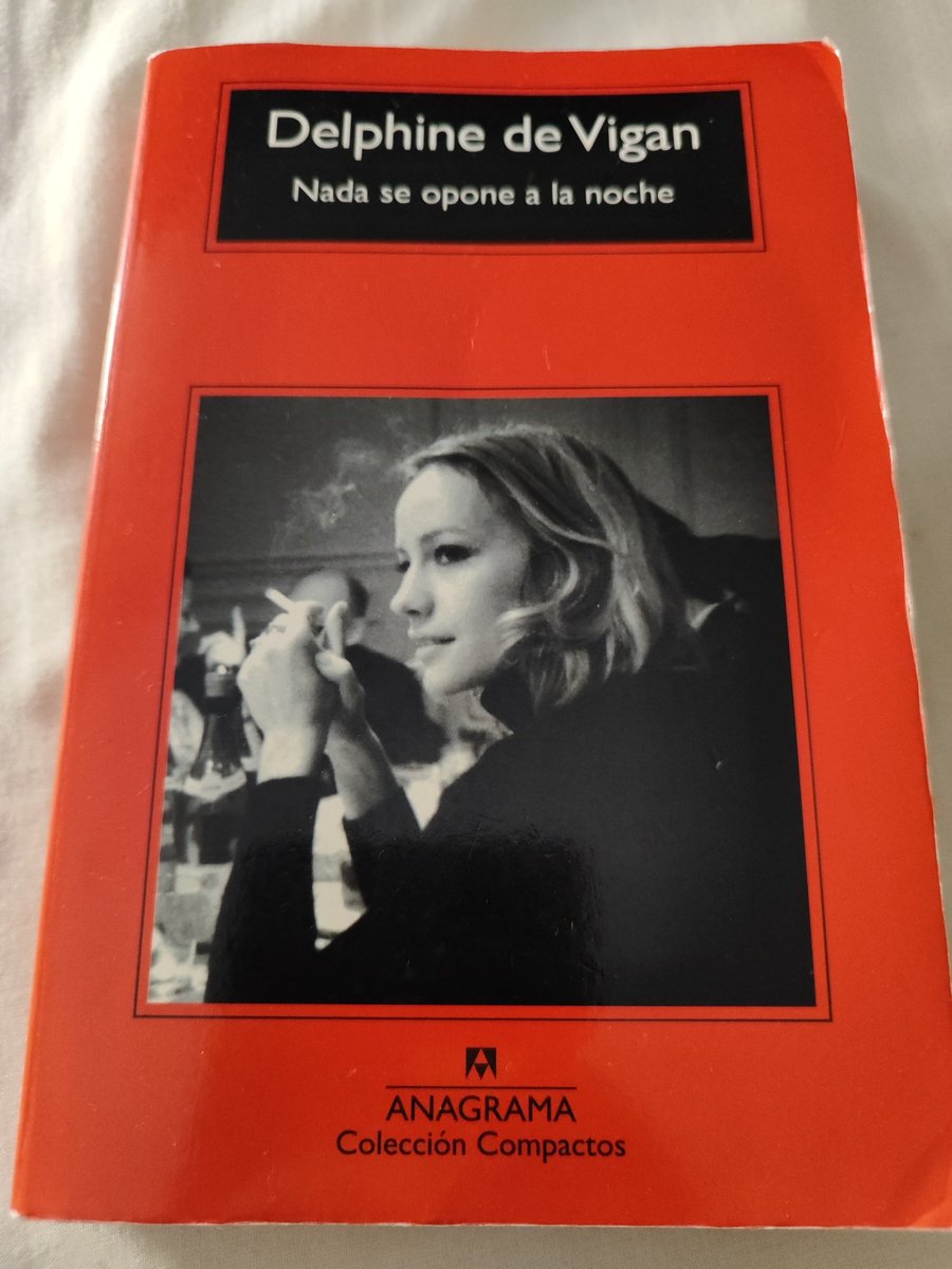 ¿Cómo se cuenta una familia? ¿Qué se puede escribir sobre tus padres, tus hermanos, tus tíos, sobre sus miserias y problemas? 'Nada se opone a la noche' es un testimonio conmovedor, brutal y desgarrador con el que Delphine de Vigan ejecuta un monumental ejercicio de valentía.