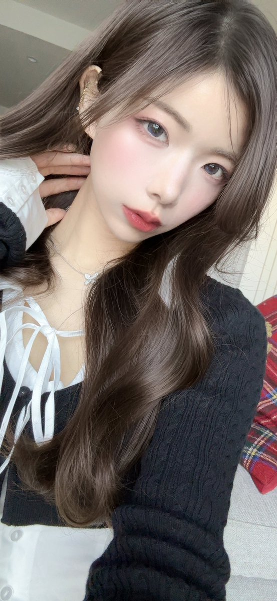 naaanyan's tweet photo. 今日は夫とデートだからしっかり化粧した
メイク久々すぎたー💓www https://t.co/TcLuW4hAJb