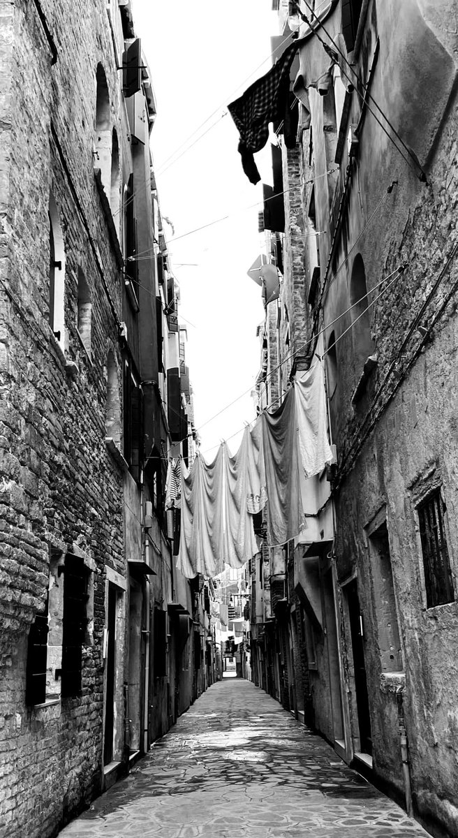egimons's tweet photo. Venice 🇮🇹🇮🇹 
#Venice #italy #CityLife #cityscape #Travel https://t.co/7fmwbcPSAj