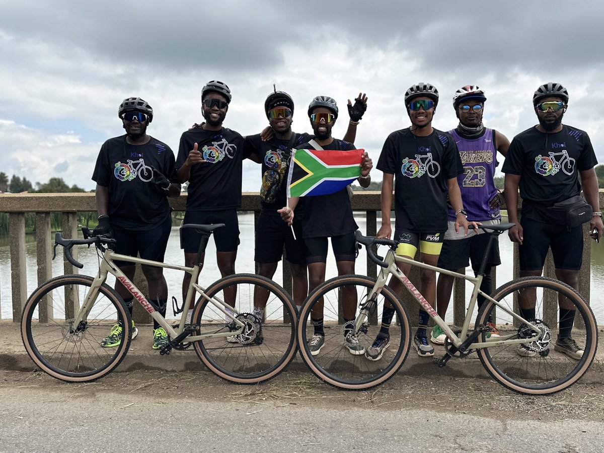 Mpumi_Mtintso's tweet photo. Gravel. Camp. Cycling. Long-Distance
#ExploringMzansi on a bicycle! https://t.co/t2DZ4l5wMH