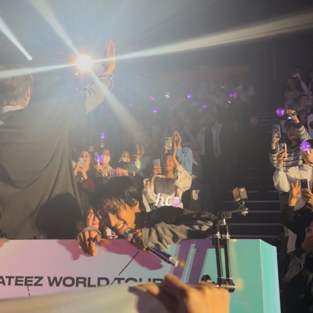 hwacvrls's tweet photo. yunhwa was too stunned to speak https://t.co/jBwaVUik66