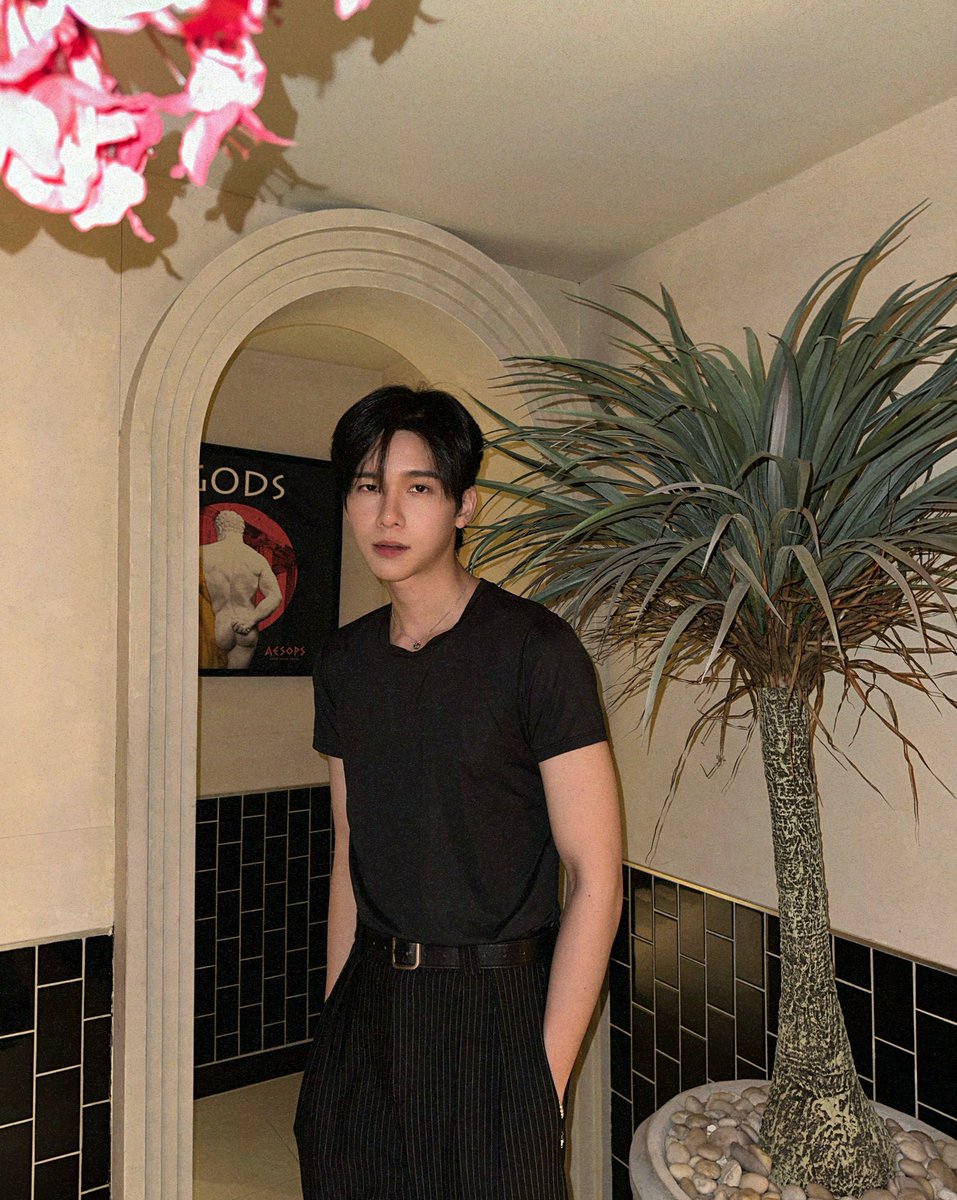 ohmkrit's tweet photo. 🖤 https://t.co/jDkhZrxdVL