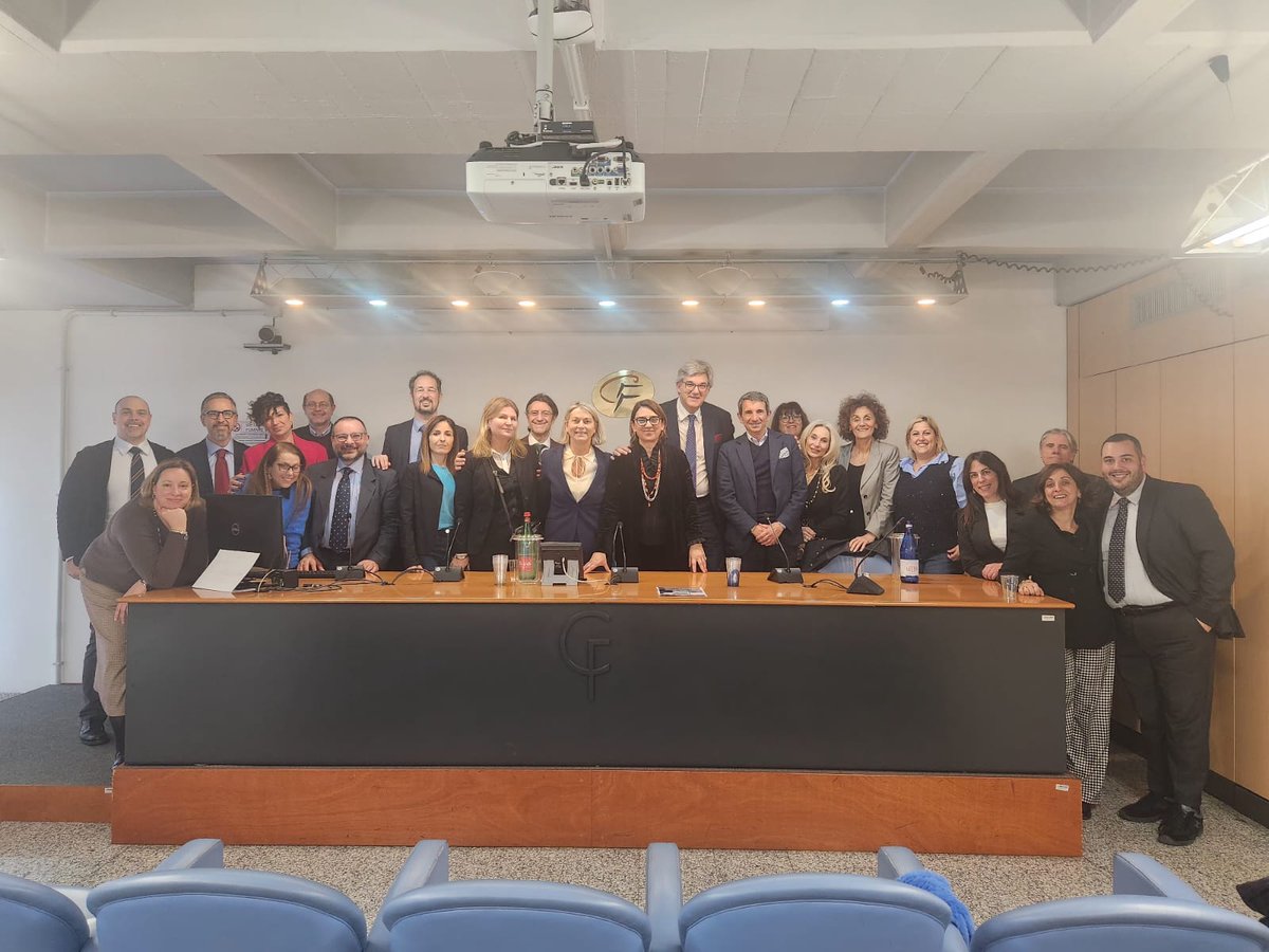 Massimiliano Cesali (@mcesali) on Twitter photo SCUOLA DI POLITICA FORENSE Lino Dimasi #MovimentoForense
Abbiamo parlato di #CNF insieme a Federica Santinon e <a href="/avvgalletti/">Antonino Galletti</a> .
Grazie ai nostri rappresentanti <a href="/CNF_it/">Consiglio Nazionale Forense</a> per averci illustrato lo stato attuale e le prospettive.
#SursumCorda <a href="/Movforense/">Movimento Forense</a> <a href="/radiotribunale/">RadioTribunale</a> SCUOLA DI POLITICA FORENSE Lino Dimasi #MovimentoForense
Abbiamo parlato di #CNF insieme a Federica Santinon e <a href="/avvgalletti/">Antonino Galletti</a> .
Grazie ai nostri rappresentanti <a href="/CNF_it/">Consiglio Nazionale Forense</a> per averci illustrato lo stato attuale e le prospettive.
#SursumCorda <a href="/Movforense/">Movimento Forense</a> <a href="/radiotribunale/">RadioTribunale</a>