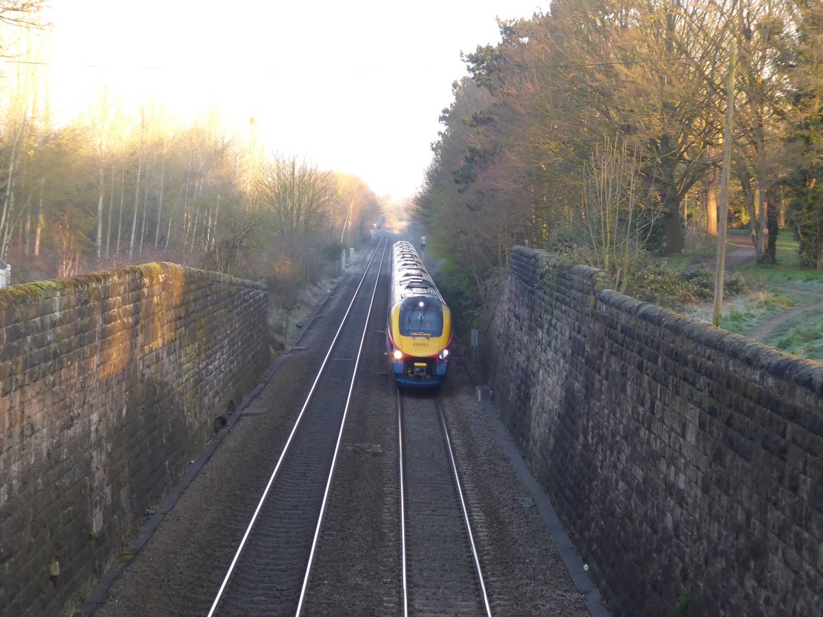 TraceyDagley's tweet image. 23rd March 2020 - 5 years on #class222 still providing service with different branding &amp;amp; TOC name #EMR - how quickly the 5 years have passed yet some awful memories still so prominent today marking 5th Anniversary of #lockdown2020