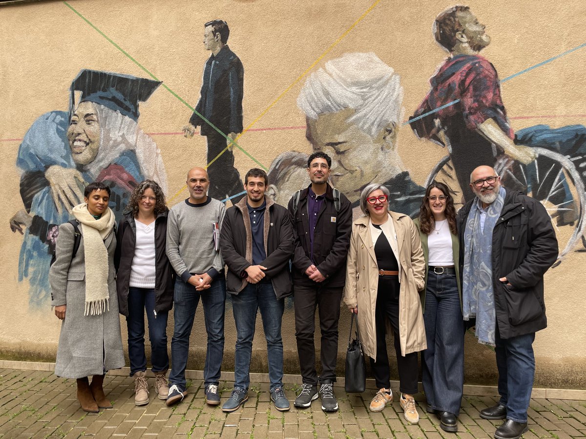 Fundació Bofill (@fundaciobofill) on Twitter photo Una mirada antiracista contra l’abandonament escolar.
🫱🏼🫲🏽 Gràcies a <a href="/carlesserra3/">Carles Serra</a> i <a href="/irenegceballos/">Irene González-Ceballos</a> (<a href="/univgirona/">Universitat de Girona</a>). I a les veus de M. Jiménez (<a href="/gitanos_org/">F.SecretariadoGitano</a>), <a href="/Hatim_Azahri98/">Hatim Azahri</a> (<a href="/jovespoblesec/">Joves Units del Poble-Sec</a>), D. Seck (<a href="/CasCatSen/">CASC</a>), N. Nadal (<a href="/EducaSalt/">Salt'Educa</a>), A. Cuevas i M.A. Franconetti (<a href="/pereclosa/">Fundació Privada Pere Closa</a>). Una mirada antiracista contra l’abandonament escolar.
🫱🏼🫲🏽 Gràcies a <a href="/carlesserra3/">Carles Serra</a> i <a href="/irenegceballos/">Irene González-Ceballos</a> (<a href="/univgirona/">Universitat de Girona</a>). I a les veus de M. Jiménez (<a href="/gitanos_org/">F.SecretariadoGitano</a>), <a href="/Hatim_Azahri98/">Hatim Azahri</a> (<a href="/jovespoblesec/">Joves Units del Poble-Sec</a>), D. Seck (<a href="/CasCatSen/">CASC</a>), N. Nadal (<a href="/EducaSalt/">Salt'Educa</a>), A. Cuevas i M.A. Franconetti (<a href="/pereclosa/">Fundació Privada Pere Closa</a>).