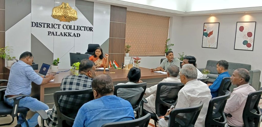 ECISVEEP's tweet photo. As per the Commission's direction, countrywide meetings with political parties are being conducted at the levels of CEO, DEO &amp; ERO.

📷 In pic: Meetings with political parties in district Palakkad, Pathanamthitta &amp; Ernakulam of Kerala.

#ECI https://t.co/9542Q4WcDx