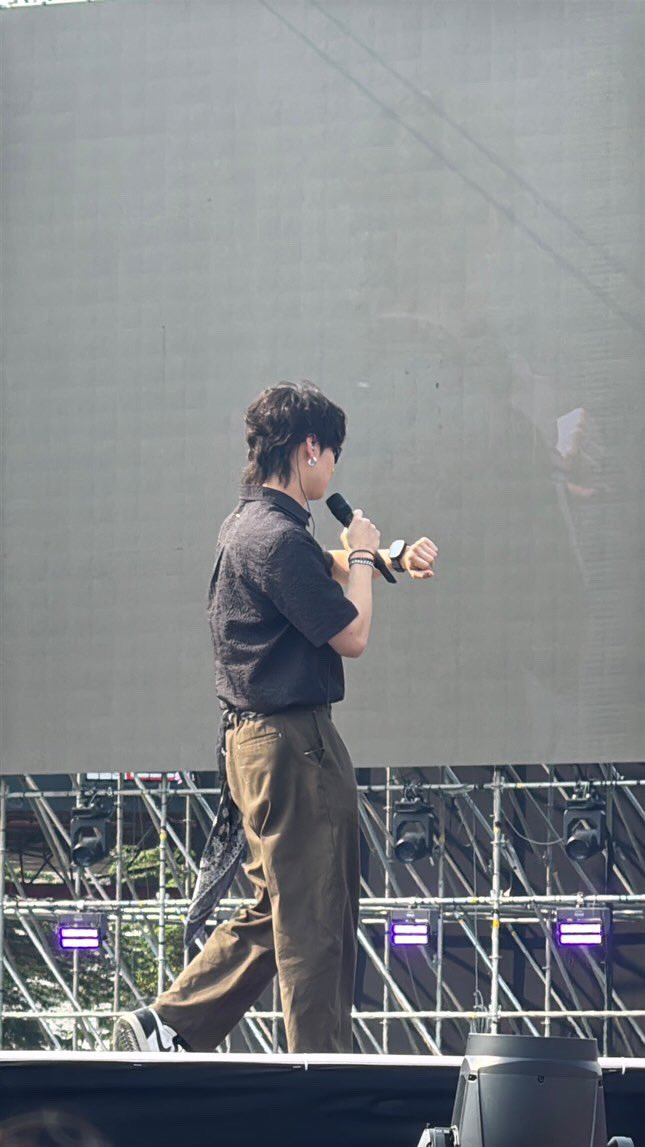 kjulitee's tweet photo. หล่อขนาดนี้แต่เขาให้เป็นได้แค่เพื่อนค่ะ
 #GoldenWaveinBangkok2025 https://t.co/H8V5DaVVMT