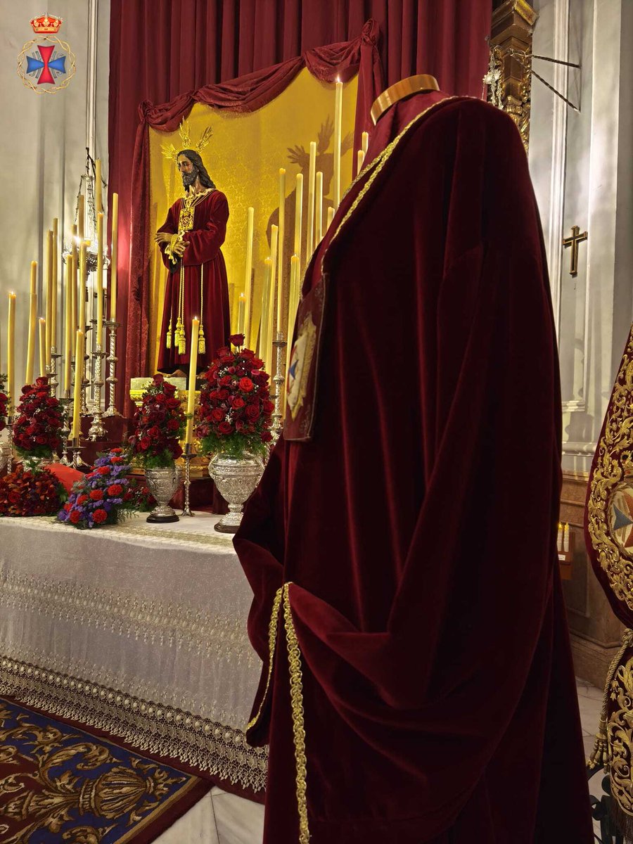 ⚜️ 𝐍𝐔𝐄𝐕𝐀 𝐓𝐔́𝐍𝐈𝐂𝐀

En el segundo día de Triduo, se bendijo una nueva túnica de terciopelo burdeos, donada por el submarino de Nuestro Padre Jesús del Rescate, cuya tela ha cedido Laura Mata Ponce y su confección ha corrido a cargo de Dolores Macías Rojas.

#CofradíasMLG