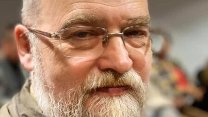 Aleksandr Skobov. Escritor ruso encarcelado durante 8 años por su posición a favor de Ucrania y ahora condenado a 12 años por sus opiniones en Telegram.

Rusia es admirable y su respeto a las opiniones contrarias al líder son su mayor ejemplo de Libertad. 

Lo único que me