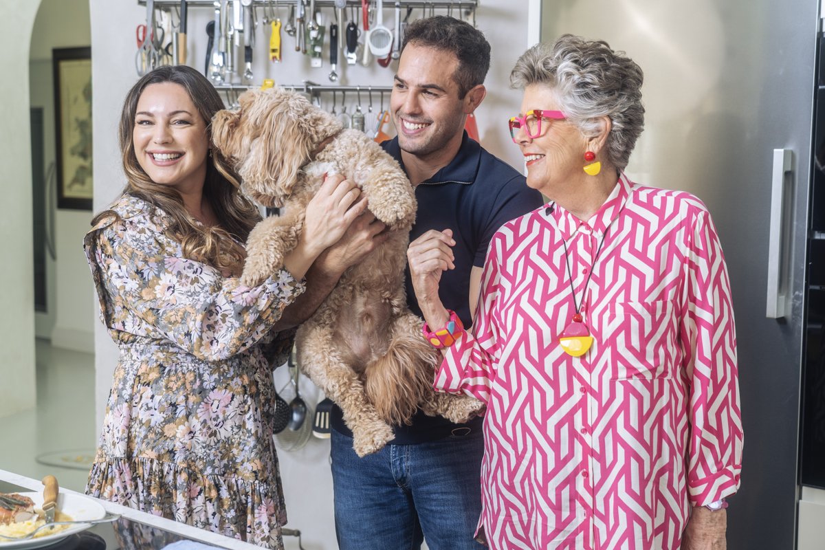 DCD Rights Ltd (@dcdrights) on Twitter photo Tune in to <a href="/ITV/">ITV</a> at 11.40am for another episode of #PrueLeithsCotswoldKitchen. Prue welcomes the glamorous Kelly Brook into her kitchen and whips up two quiches - a dish that is a Leith firm favourite - from scratch alongside her husband John. ๐ฅ๐ Tune in to <a href="/ITV/">ITV</a> at 11.40am for another episode of #PrueLeithsCotswoldKitchen. Prue welcomes the glamorous Kelly Brook into her kitchen and whips up two quiches - a dish that is a Leith firm favourite - from scratch alongside her husband John. ๐ฅ๐