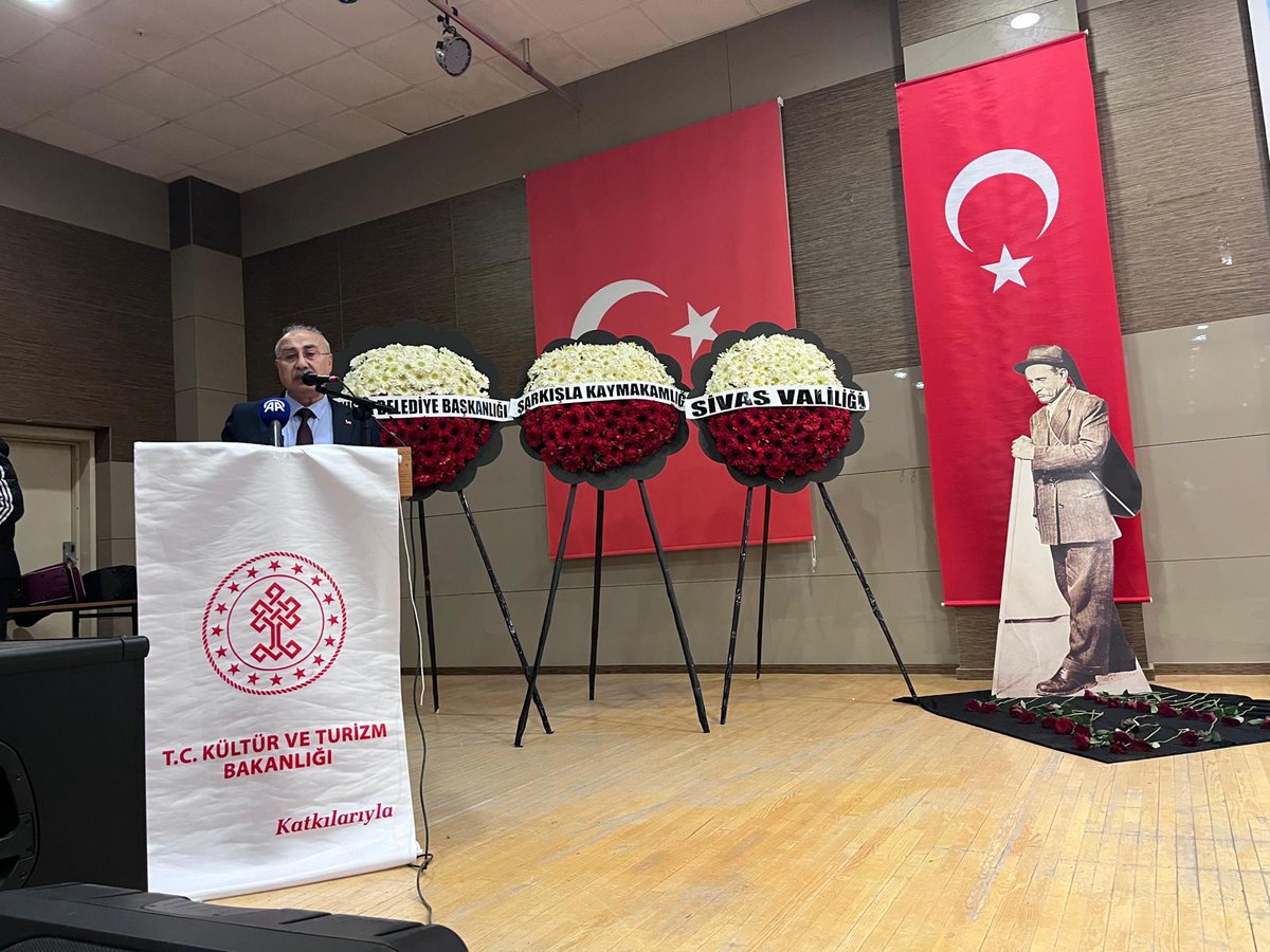 Kültür ve Turizm Bakanlığının destekleriyle büyük ozanımız Aşık Veysel'i vefatının 52. yılında görme engelli üyelerimizle birlikte Şarkışla'da andık.

<a href="/TCKulturTurizm/">T.C. Kültür ve Turizm Bakanlığı</a> <a href="/telifhaklari/">ali cavusoglu</a>