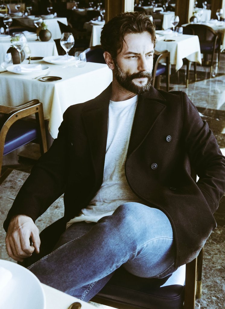 Bir tablo gibi... 🖤
Gökberk Demirci 
#GökberkDemirci