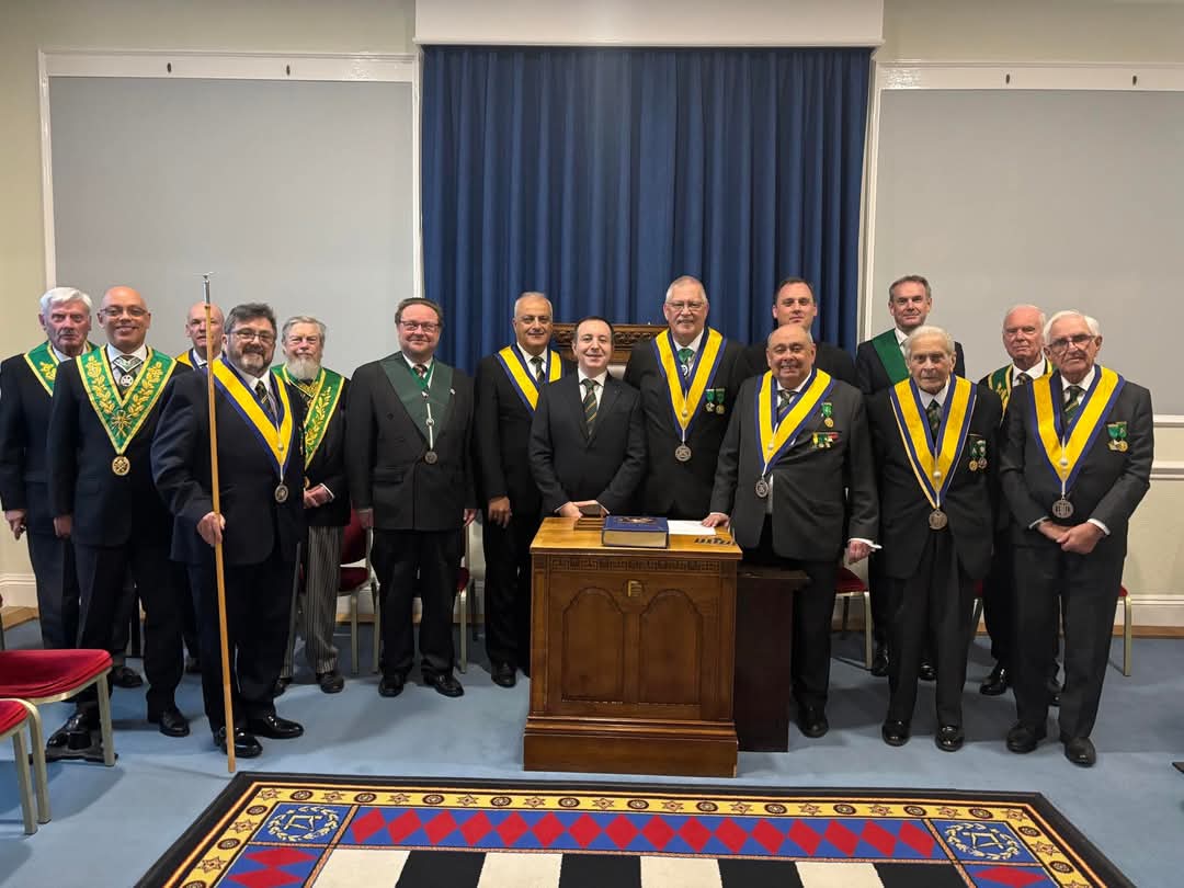 Metropolitan Council 'A' T.I. has a double celebration. 1st was a 1st class Admission ceremony for Bro. Ismail Bayildiran followed by the Installation of Bro. Steve Roberts.
There then followed a superb festive board, which ended with a heartfelt toast to our next merry meeting.