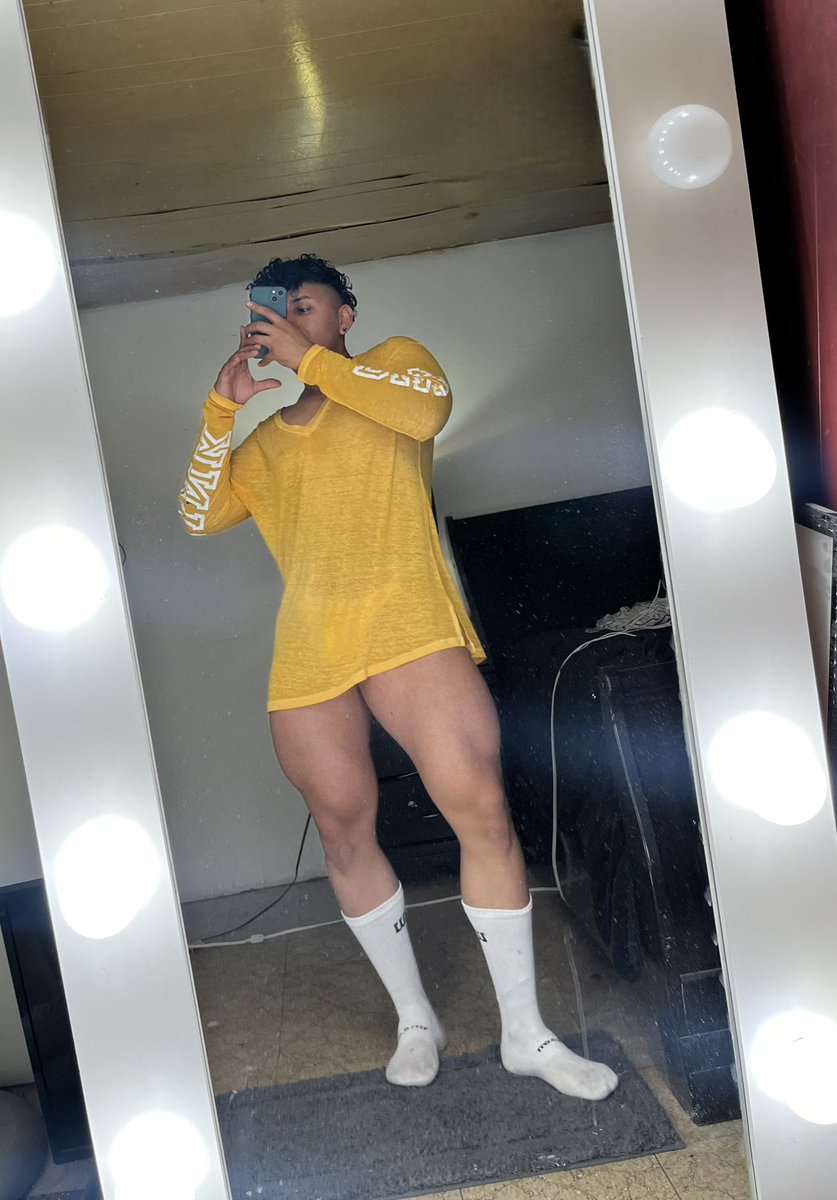 AlexisRJ06's tweet photo. 💛💛 https://t.co/7PUx1y39AV