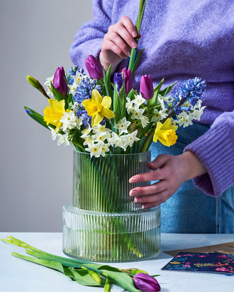 🌿The first spring weekend is here! 
The days feel lighter, the colours are brighter, and tulips are in full bloom.🌷

How are you enjoying the start of the season?✨