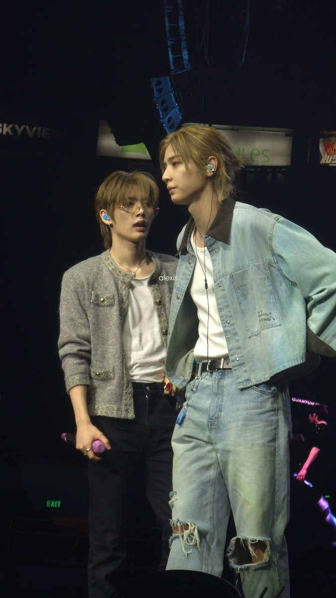 leehan and his watermark xd

#BOYNEXTDOOR #BOYNEXTDOORinMANILA #KNOCK_ON_Vol_1_Manila