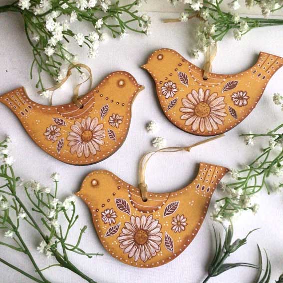 Some lovely Spring, Easter or Mothers Day gifts, all hand painted and full of sunny vibes 🌞#ukgiftam #mothersdaygift #easter #etsy elbricrafts.etsy.com/listing/182168…