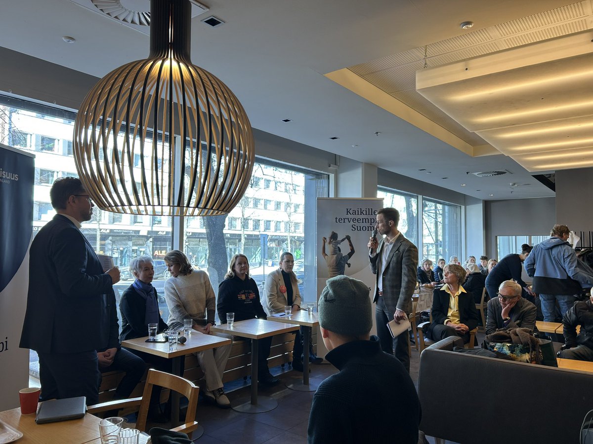 Hallituksemme jäsen <a href="/NiiloFarkkila/">Niilo Färkkilä</a> avaa Lahden aluevaalipaneelimme.

Hän palasi eiliseen ilmoitukseen toimialan miljardi-investoinneista vuoteen 2030 mennessä, mikäli toimintaympäristö kehittyy hyvin. 

Hyvinvointialueet ovat avaintekijä ekosysteemissä.

🧵👇🏻

#aluevaalit