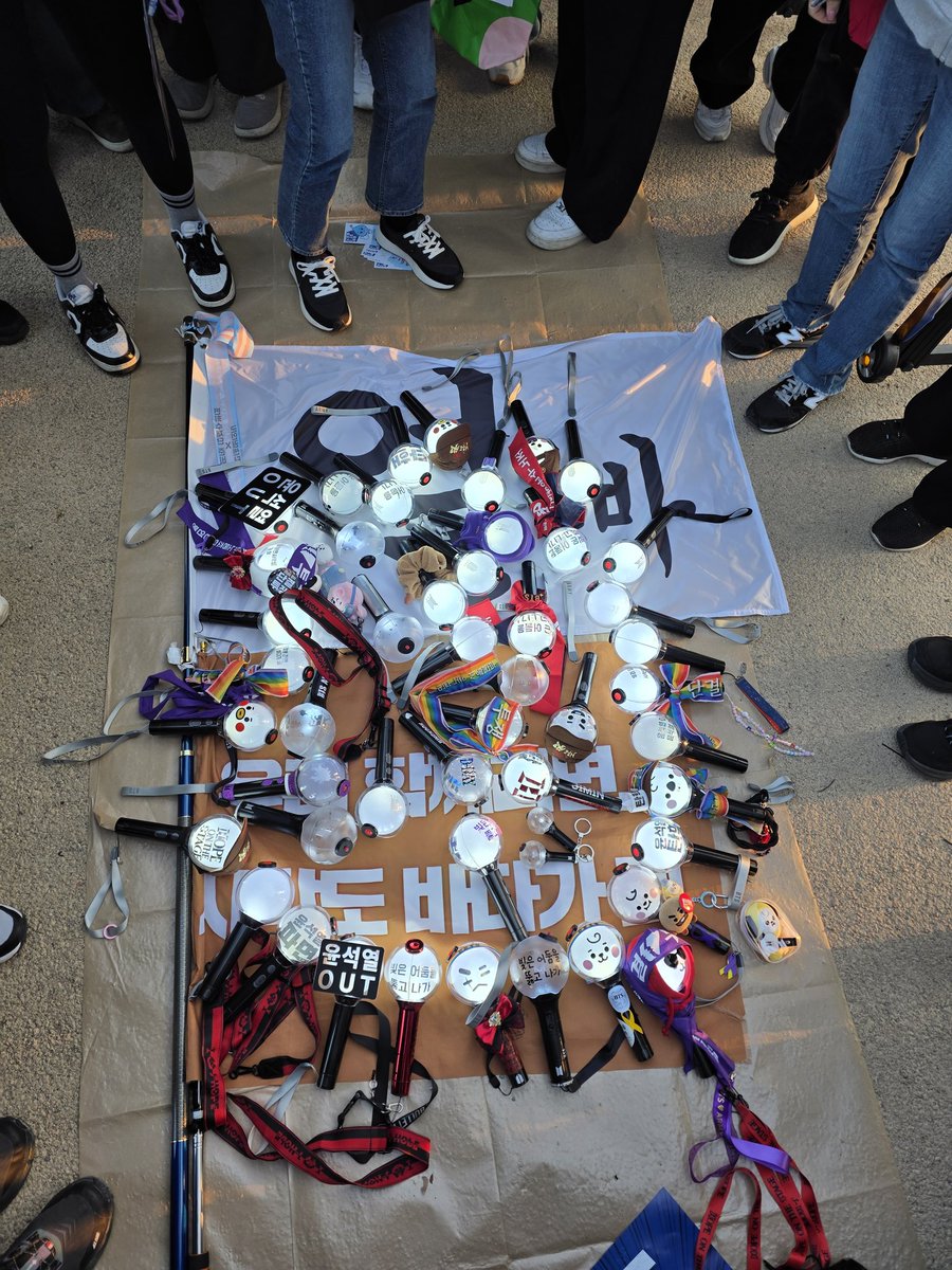 liliz⟭⟬릴리즈⟬⟭⁷ tweet media