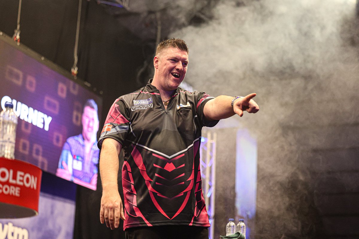 Daryl Gurney tweet media