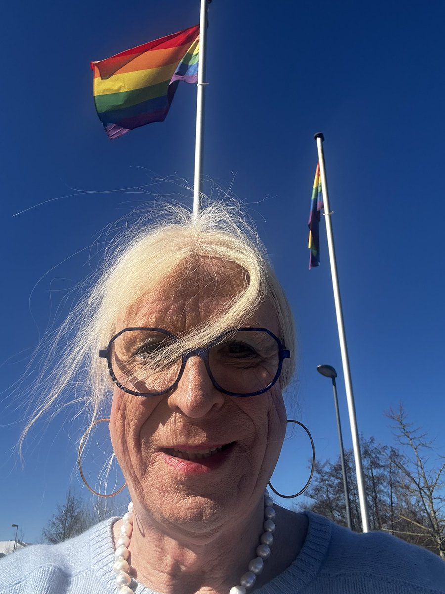 GeorgineKellerm's tweet image. Eine wunderbare „Woche für Vielfalt“ geht zu Ende. Ich habe die ganze Woche an meiner Patenschule, der #BBS3 * in Oldenburg, begleitet. Danke! Ihr seid phantastisch. ❤️🏳️‍⚧️🏳️‍🌈
*Berufsbildende Schulen 3