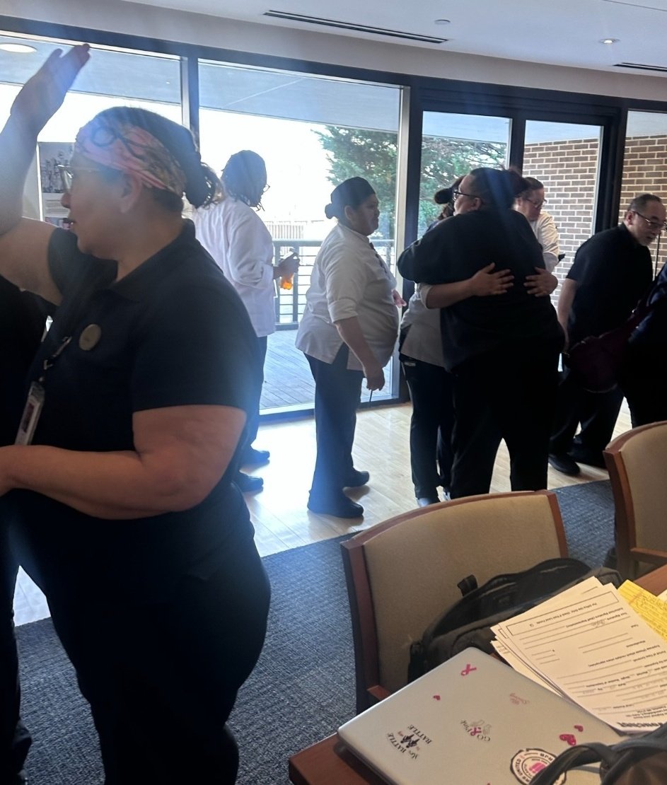 WorkersUnitedMA's tweet image. Our members at Navy Federal Credit Union
Local 15-9 in Vienna, Virginia ratified a new union contract that put the union in contract! The contract includes a 15% wage increase in the first year &amp;amp; 5% increase in years two &amp;amp; three!#wumarjb #unionyes #unions #1u