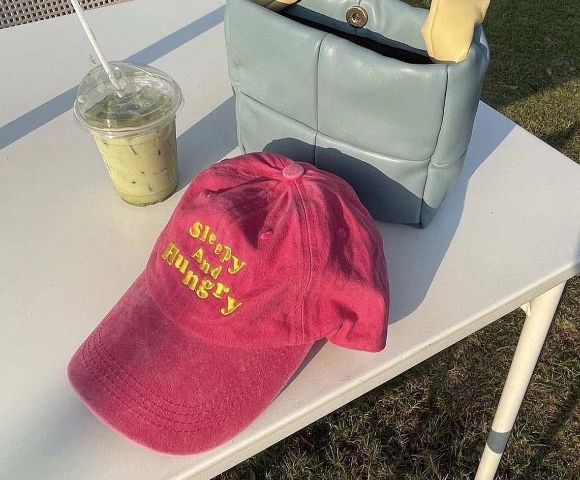 ช่วงหน้าร้อนอิน outfit สีๆมาก ป้ายยาหมวก + ขาสั้นแบรนด์ไทย ของ summerwander ⛱️🍉☀️ https://t.co/8YTLRDcrrj
