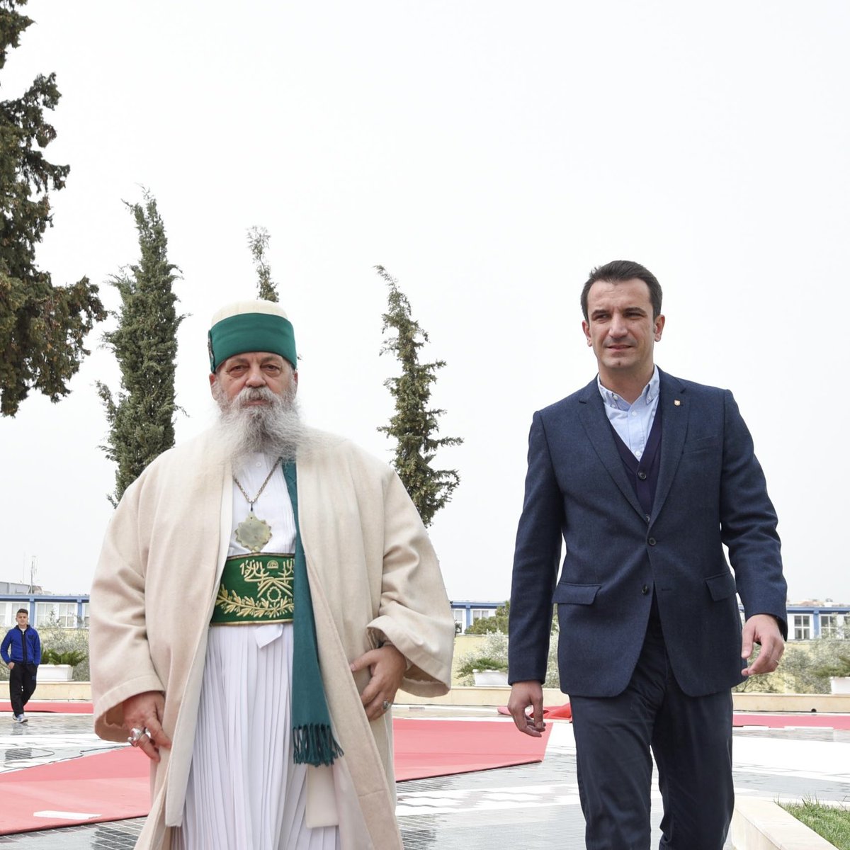 Gëzuar Ditën e Sulltan Novruzit të gjithë besimtarëve të Komunitetit Bektashian! 🕌 

Sjelltë kjo ditë e shenjtë më shumë dashuri, mirësi e harmoni në mendjet, zemrat dhe shtëpitë tuaja. 🙏🏻❤️