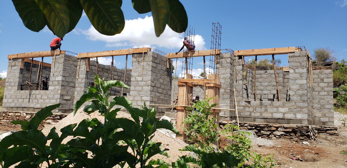 BRO CODE= 005

The same man you think is broke and stingy is making it rain on another woman.