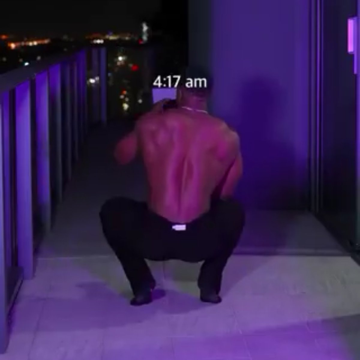 Dr0P1loT's tweet image. Palmer coming back from Dubai to lead us to Cl glory …..#earlymorningthoughts