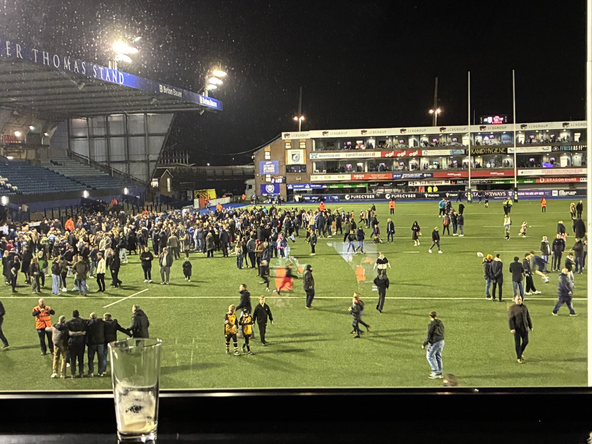 Well done to <a href="/Cardiff_Rugby/">Cardiff Rugby</a> supporting World Down Syndrome day #LotsOfSocksCampain . Great win on the night 🏉