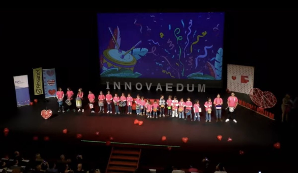 Que comience el espectáculo gracias a la batucada del #ceipsanpablo Espectacular el juego de luces y como cada año nos sorprenden con algo nuevo, no podía ser de otra manera en <a href="/innovaedum/">Innovaedum</a>
