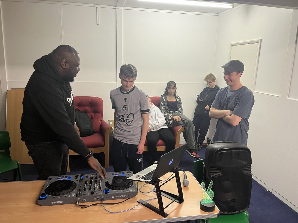 We were invited by Dawn Young (FACES) from the Patchway Youth Club to deliver a music workshop to young people from across different youth provisions in South Glos. It was great to meet you all and hear about the brilliant youth work being done in South Glos.