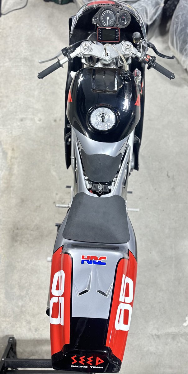 NEW COLOR!!!!!
RVF NC35