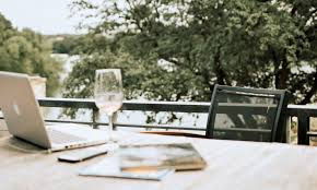 <a href="/WineCapitals/">Great Wine Capitals</a>  abrió las inscripciones para sus 2 becas de investigación sobre enoturismo por 7.500 € c/u. Hay tiempo hasta el 31/5: enolife.com.ar/es/grandes-cap… 
<a href="/Cath_Leparm/">Cath Leparmentier</a>