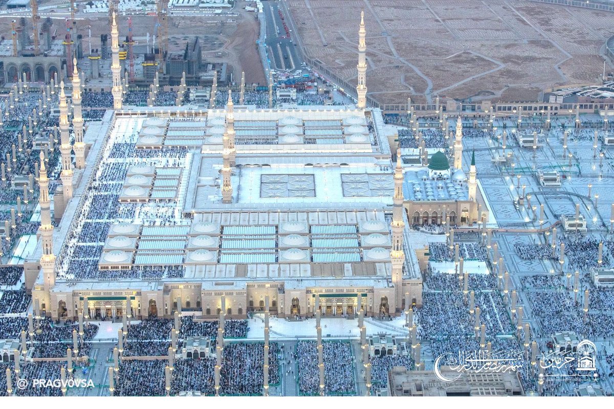 theholymosques's tweet photo. Masjid Al Nabawi from the skies of Madinah Al Munawwara.. https://t.co/p70HTUIeTX